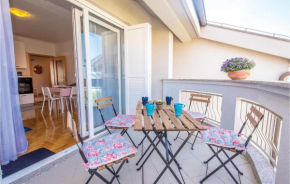 Beautiful apartment in Crikvenica with WiFi and 2 Bedrooms